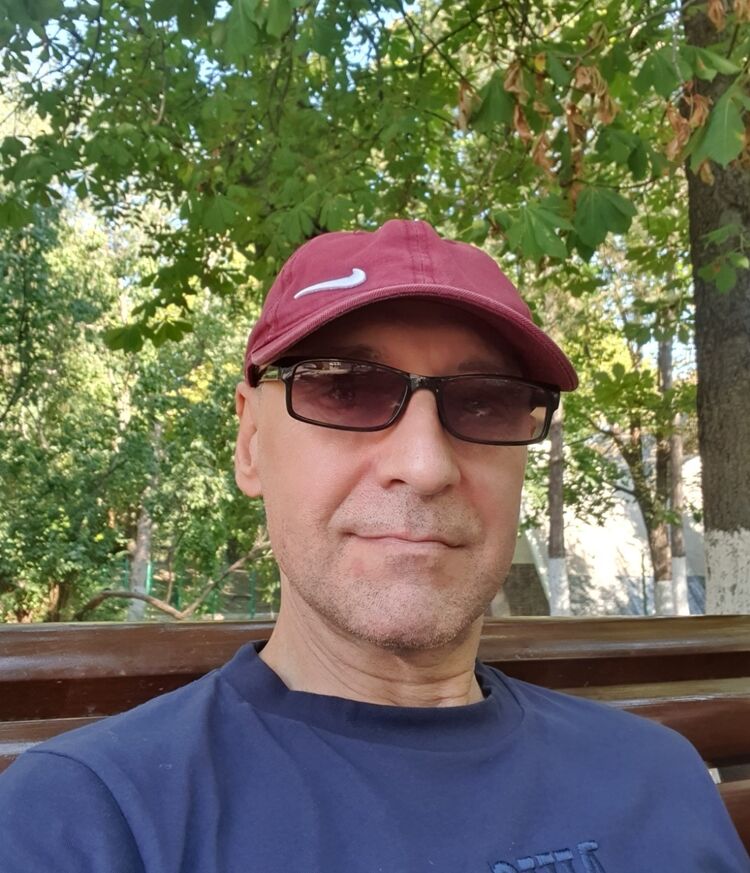  --,   Alex, 46 ,   ,   