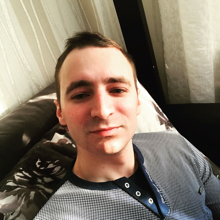  22082191  Miroslav, 33 ,    