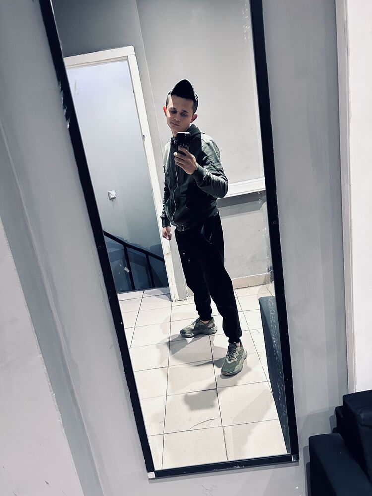  38933221  , 28 ,    