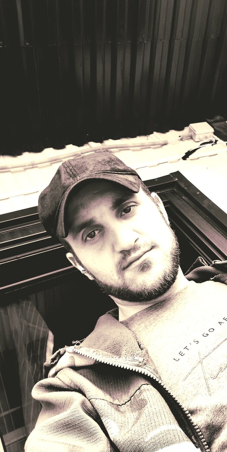  ,   Vahe, 27 ,   ,   