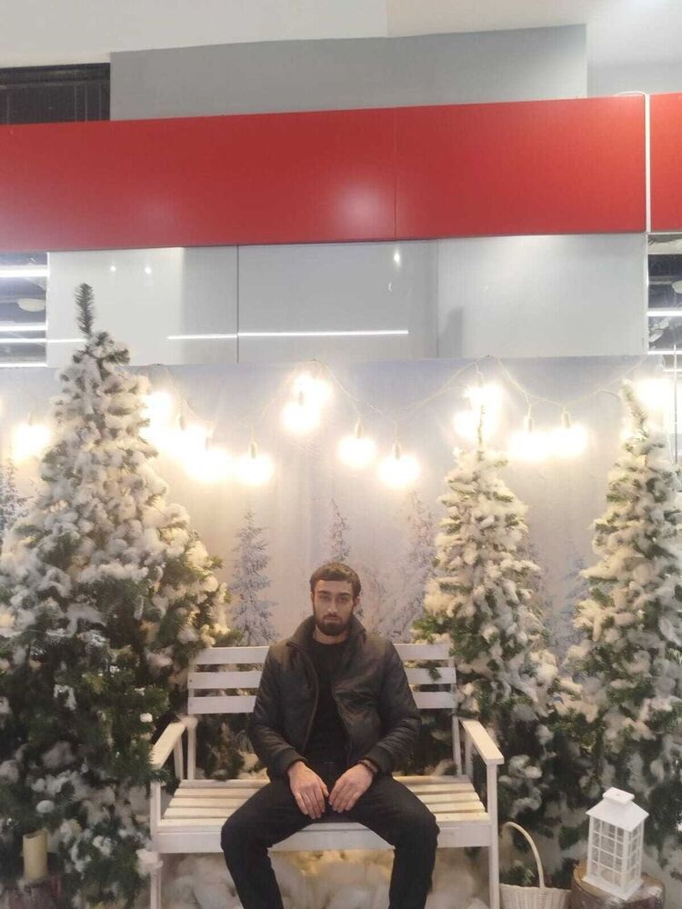  54129691  Tyom, 25 ,     