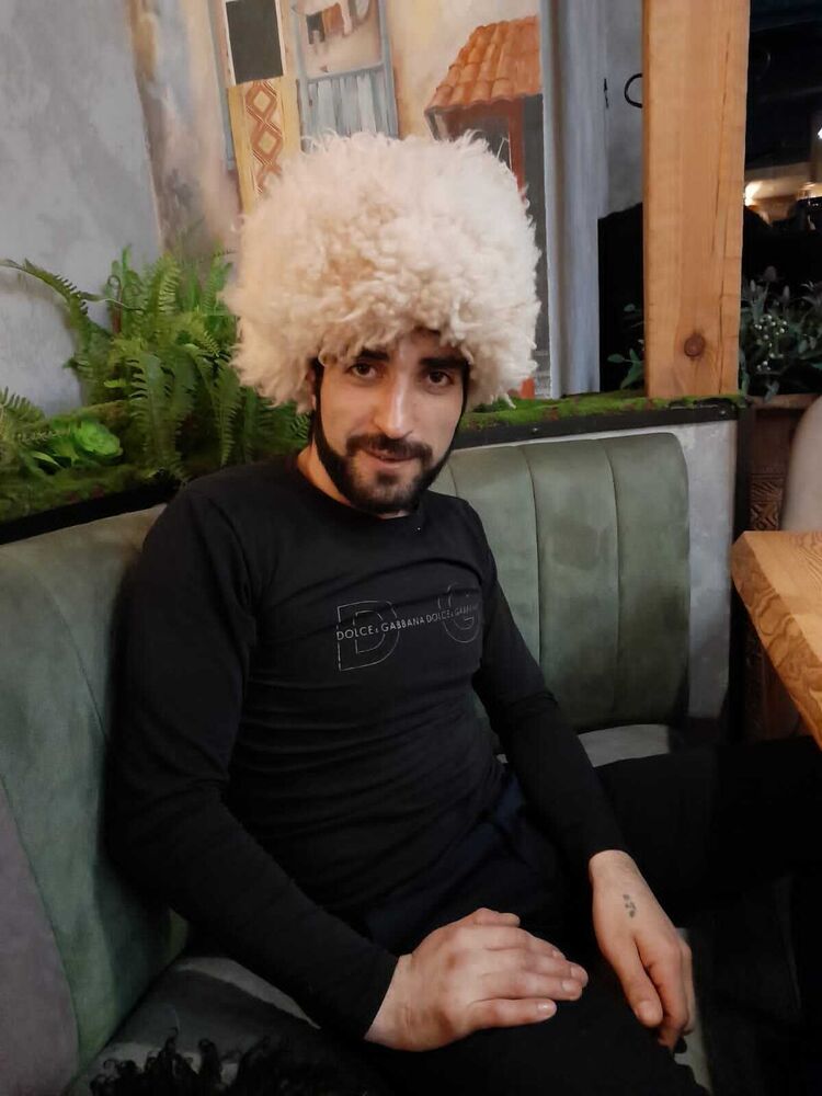  ,   Gevorg, 35 ,   ,   