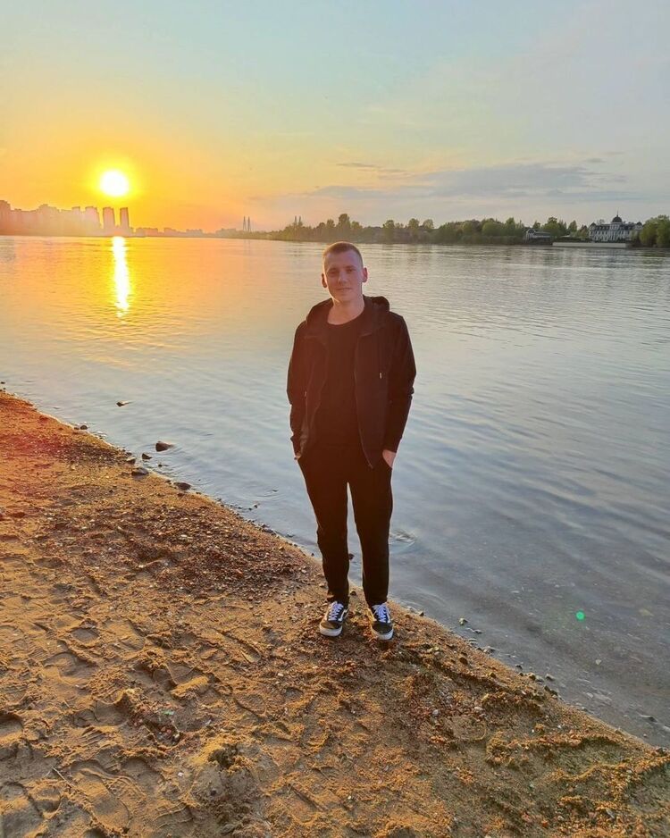  36870331  , 25 ,    -