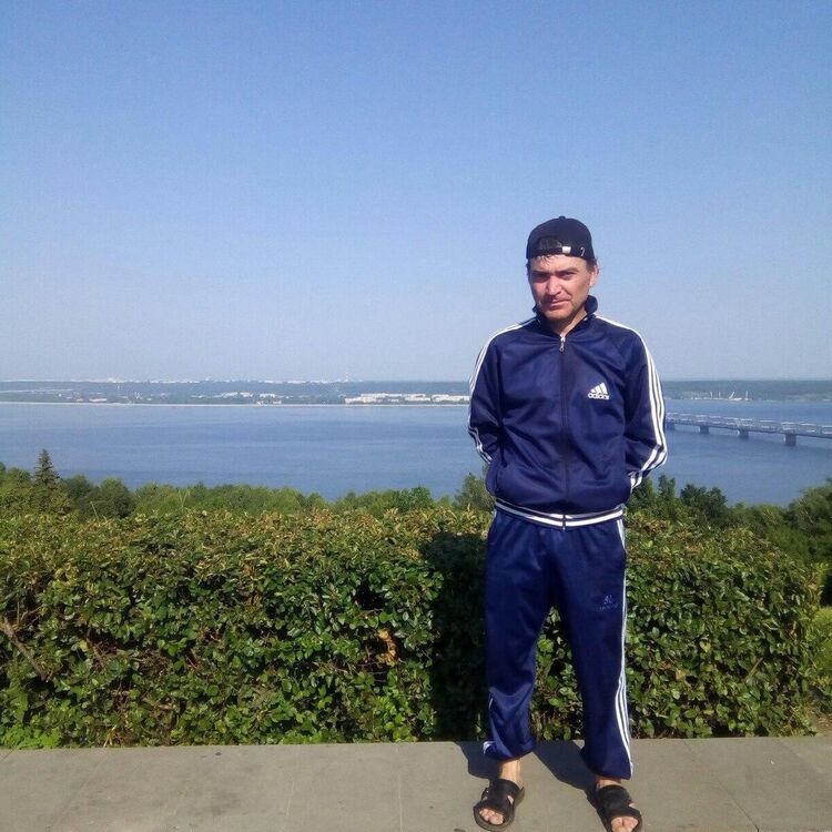  25694781  Vlabislav, 46 ,    