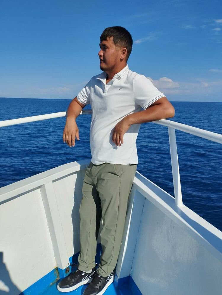  36593661  Brat, 34 ,    