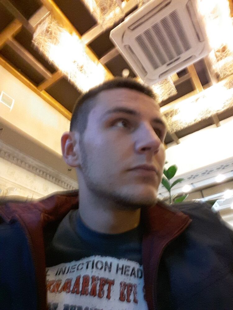  9498291  Ivan, 31 ,    