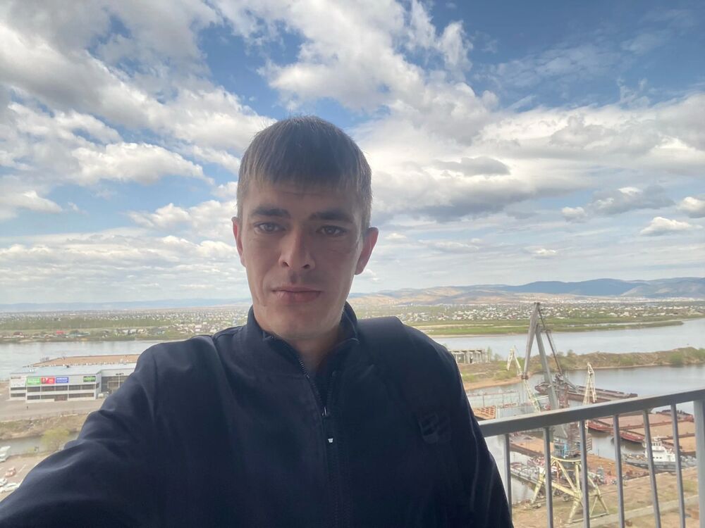  -,   Maxim, 33 ,   ,   , c 
