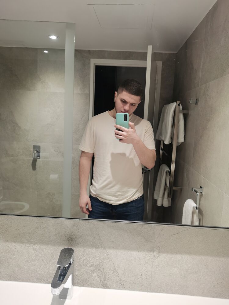  38277921  , 24 ,    