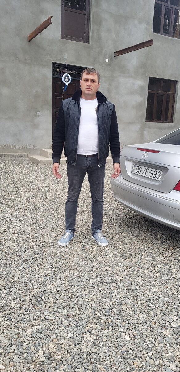  18128571  , 40 ,    