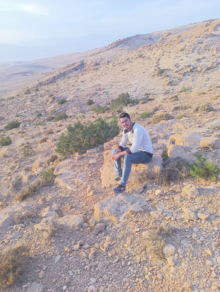  34045291  Abbes, 33 ,    