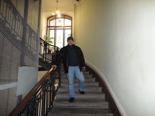  ,   Dima, 44 ,   