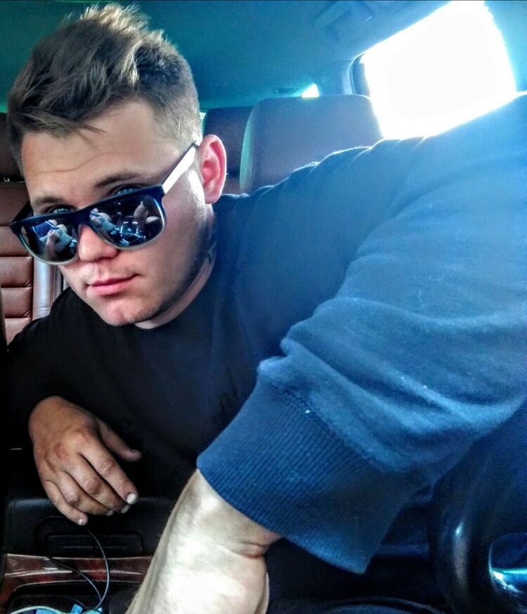  27413371  Maxim, 29 ,    