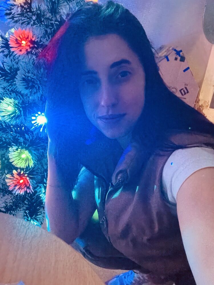  ,   Ketti, 26 ,   c 