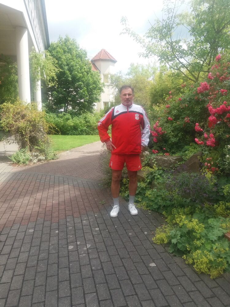  23253671  Vladi, 54 ,    