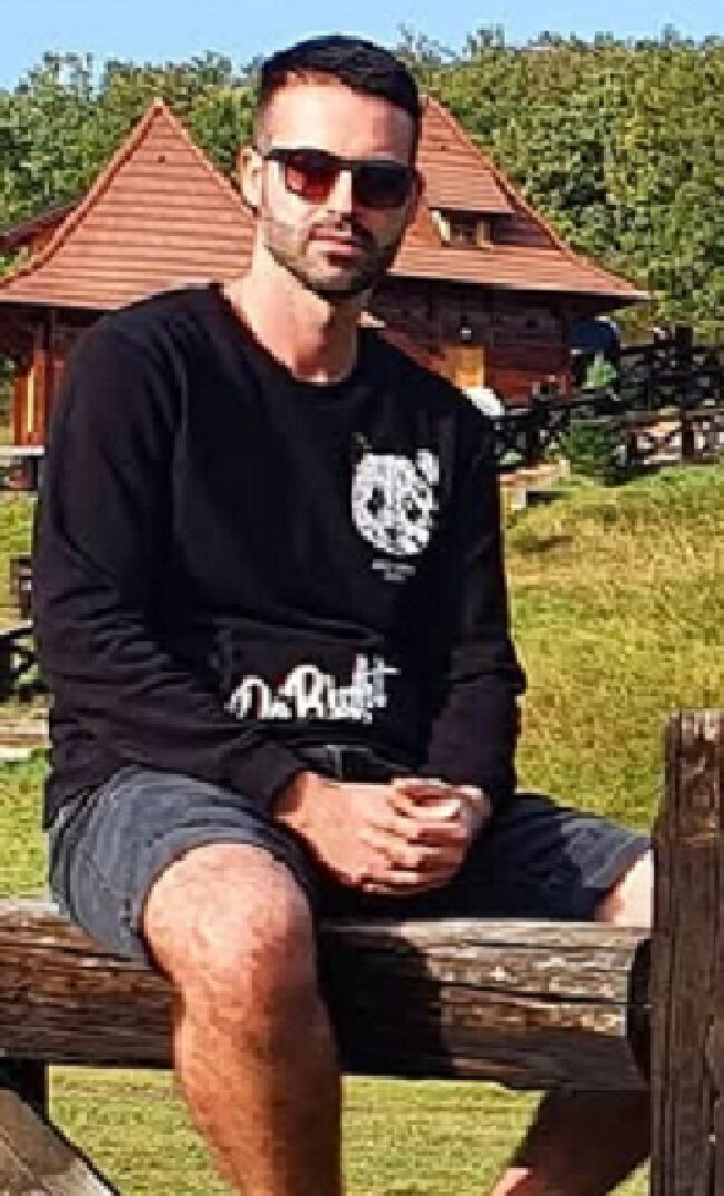  49684601  , 35 ,    