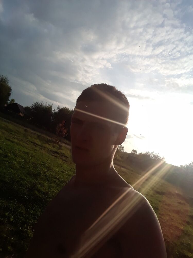  ,   Viktor, 24 ,   c 