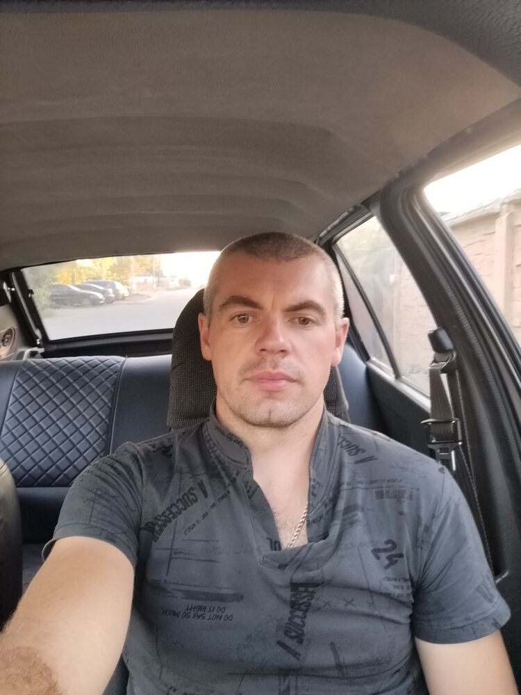  53703171  , 32 ,    