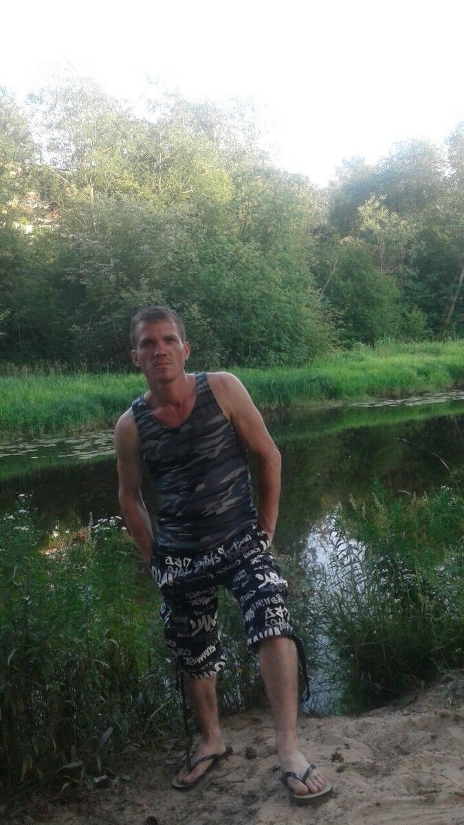  10412421  Vladimir, 40 ,     