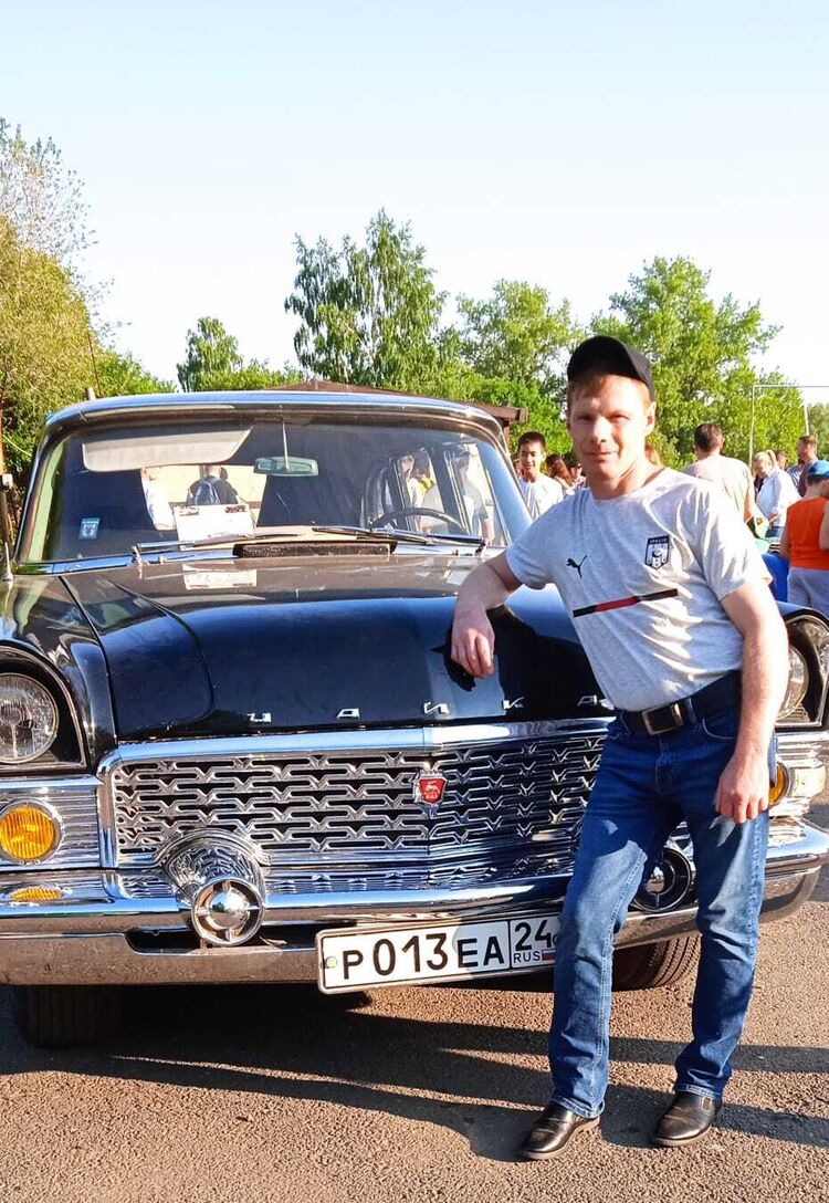  53886741  Pavel, 46 ,    