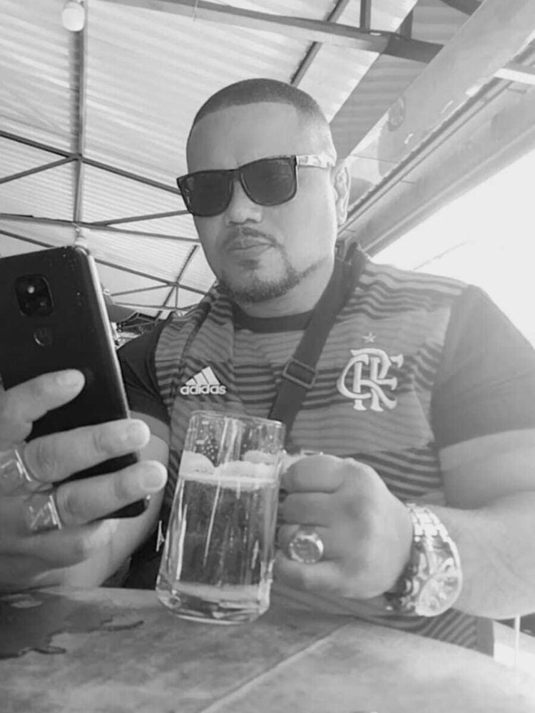  48316861  Felipe, 43 ,    --
