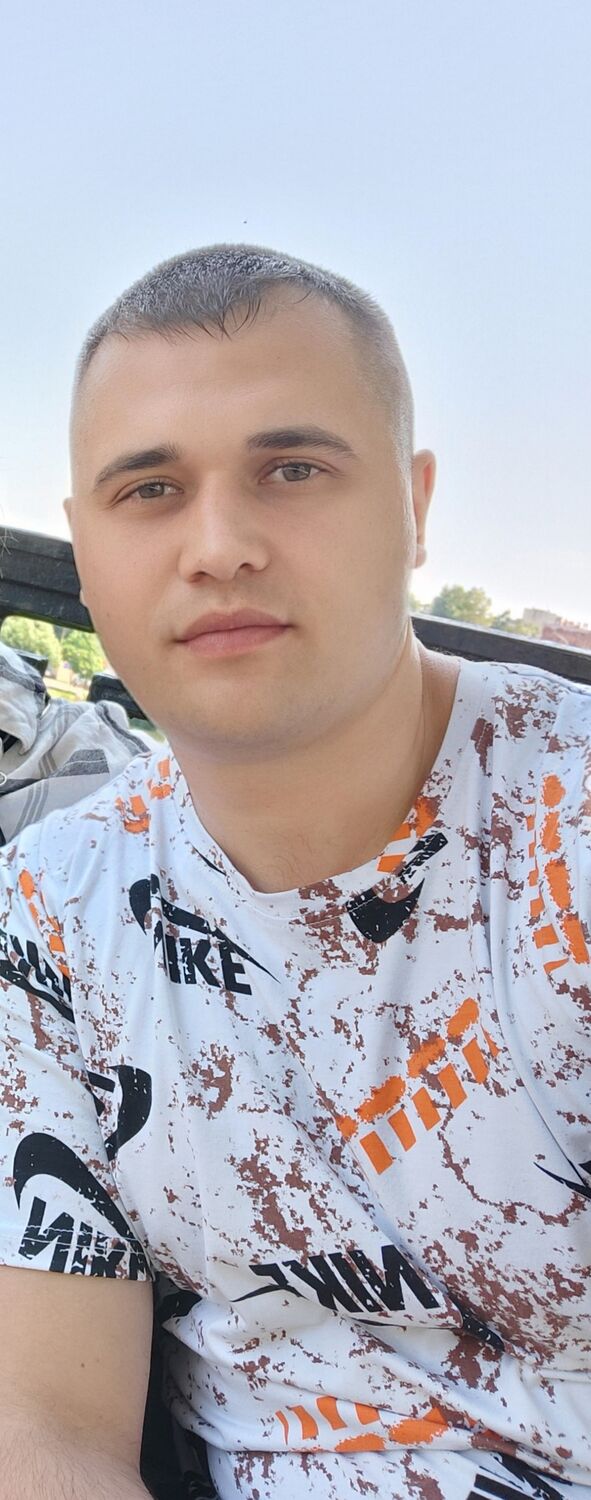  39517421  Vladimir, 33 ,    