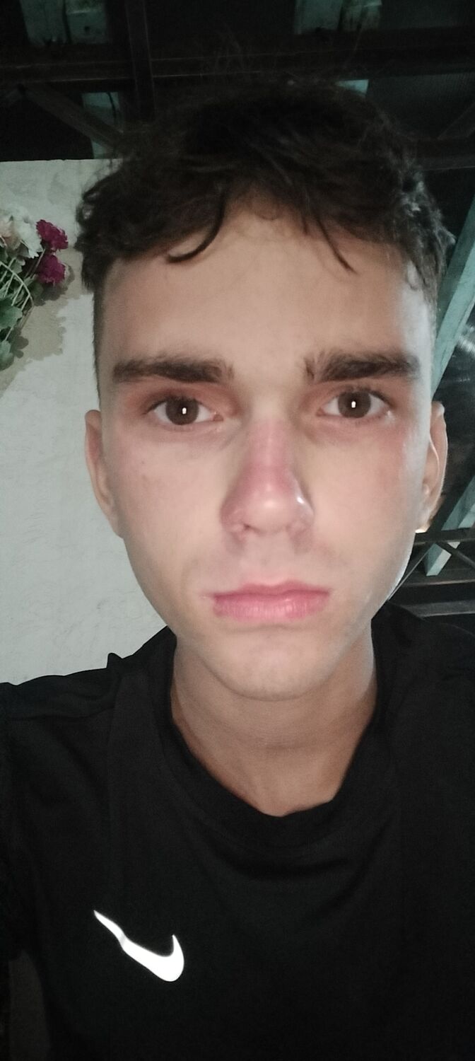  36588421  Artyom, 20 ,    --