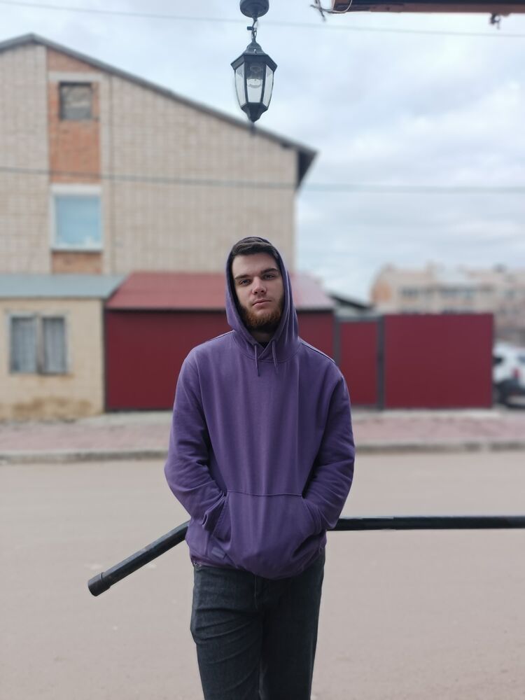  42632731  , 22 ,    