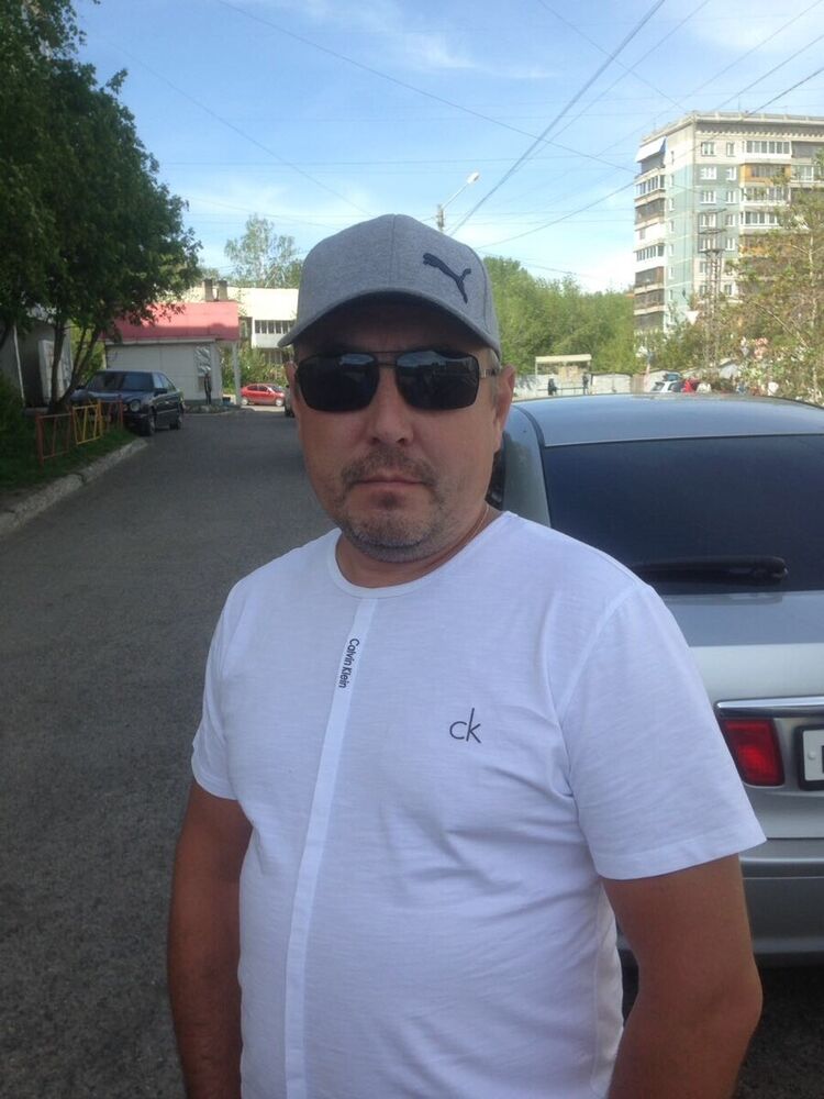  21125421  Igor, 53 ,    