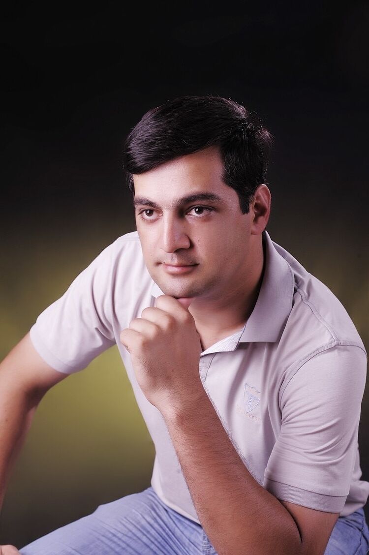  ,   Amir, 44 ,  