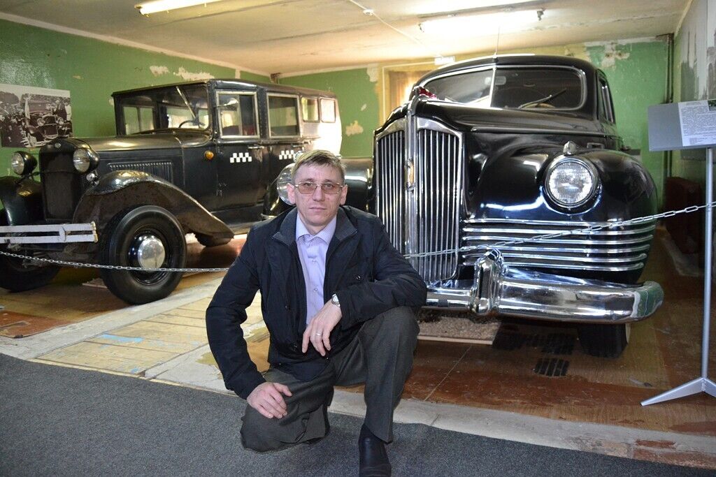  54076701  Mikhail, 46 ,    