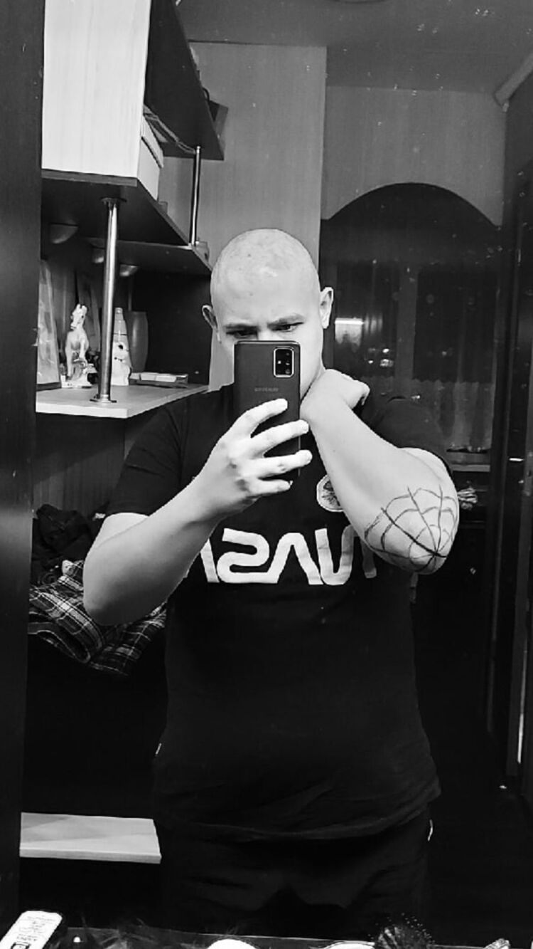  25843221  Nikolai, 37 ,    