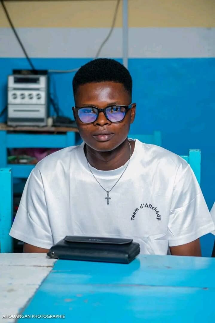 ���� 50123921 ����� Momo, 24 ����, ���� ���������� � �����-����������