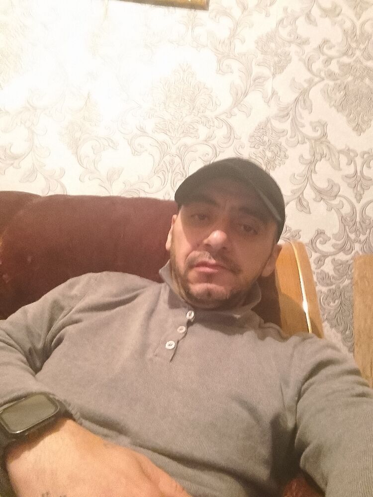  51095181  Sarkis, 45 ,    
