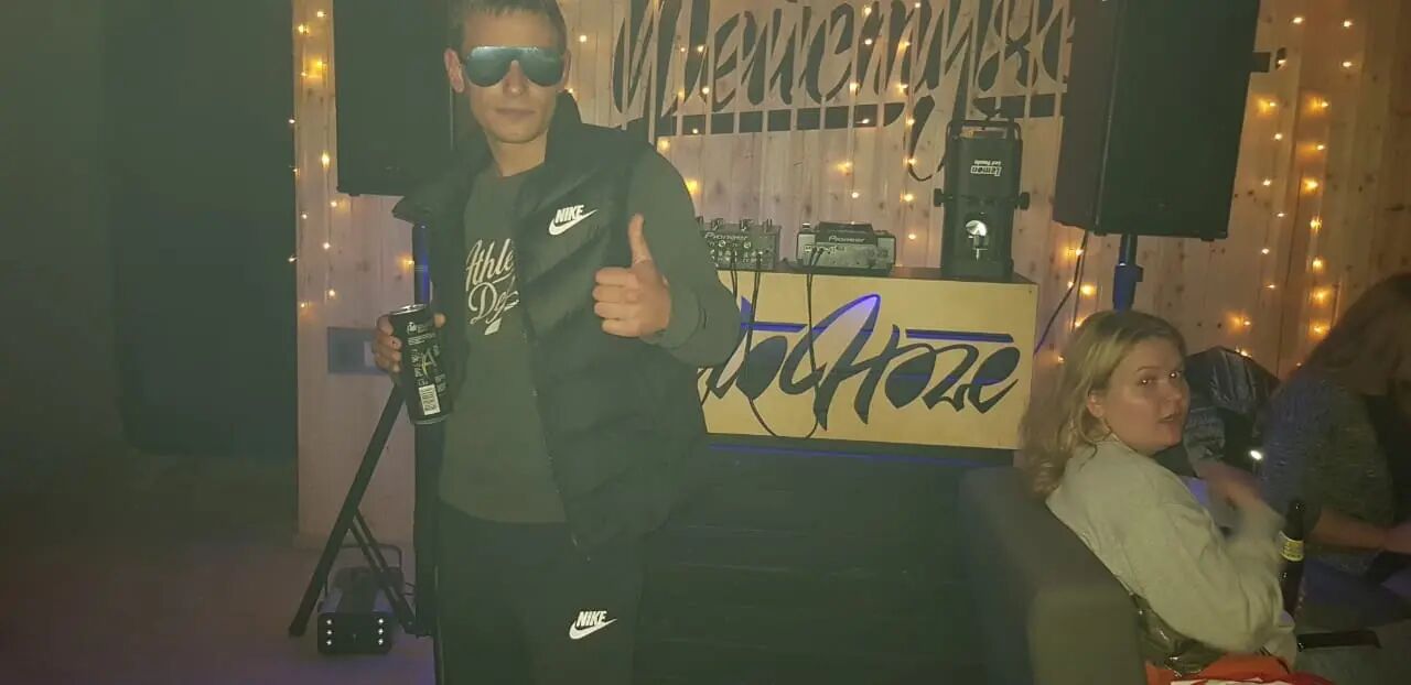  ,   Artem, 31 ,   ,   , c 