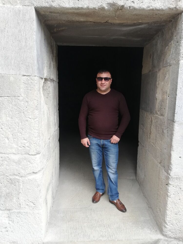  18121391  Harut, 37 ,    