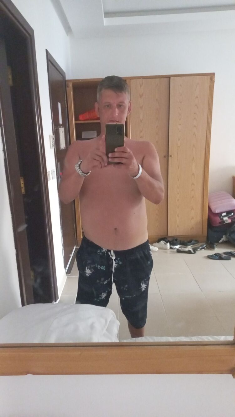  52160351  , 37 ,    