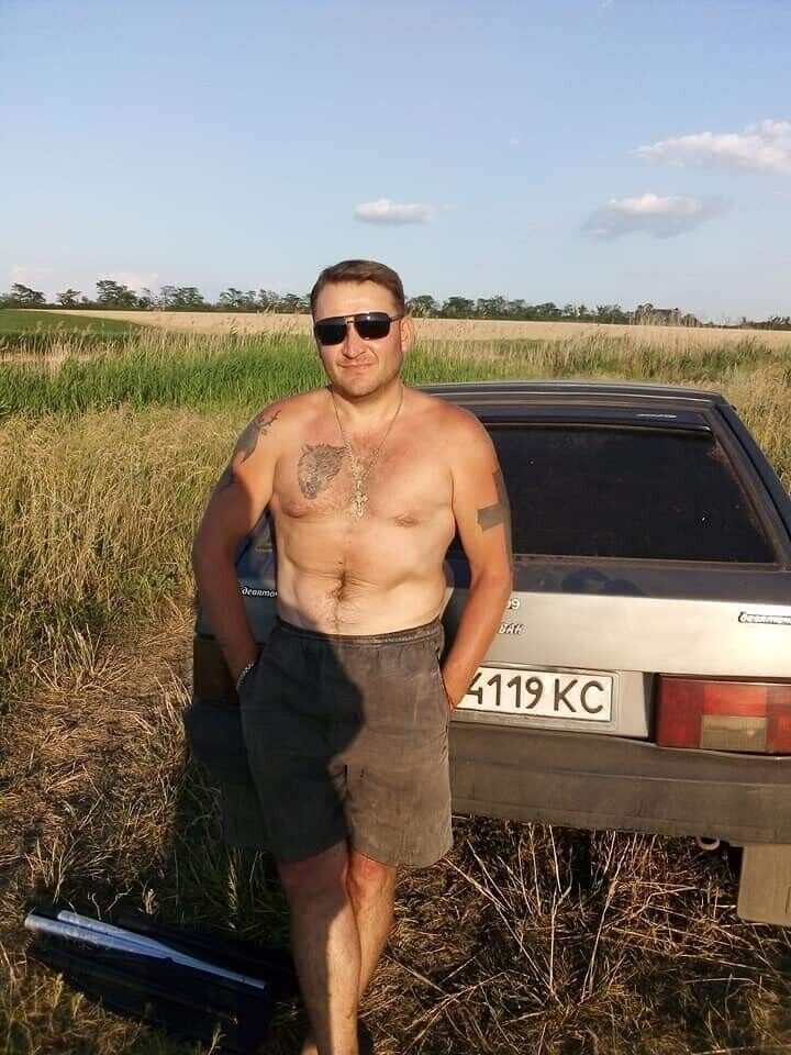  20852921  VLADIMIR, 42 ,    