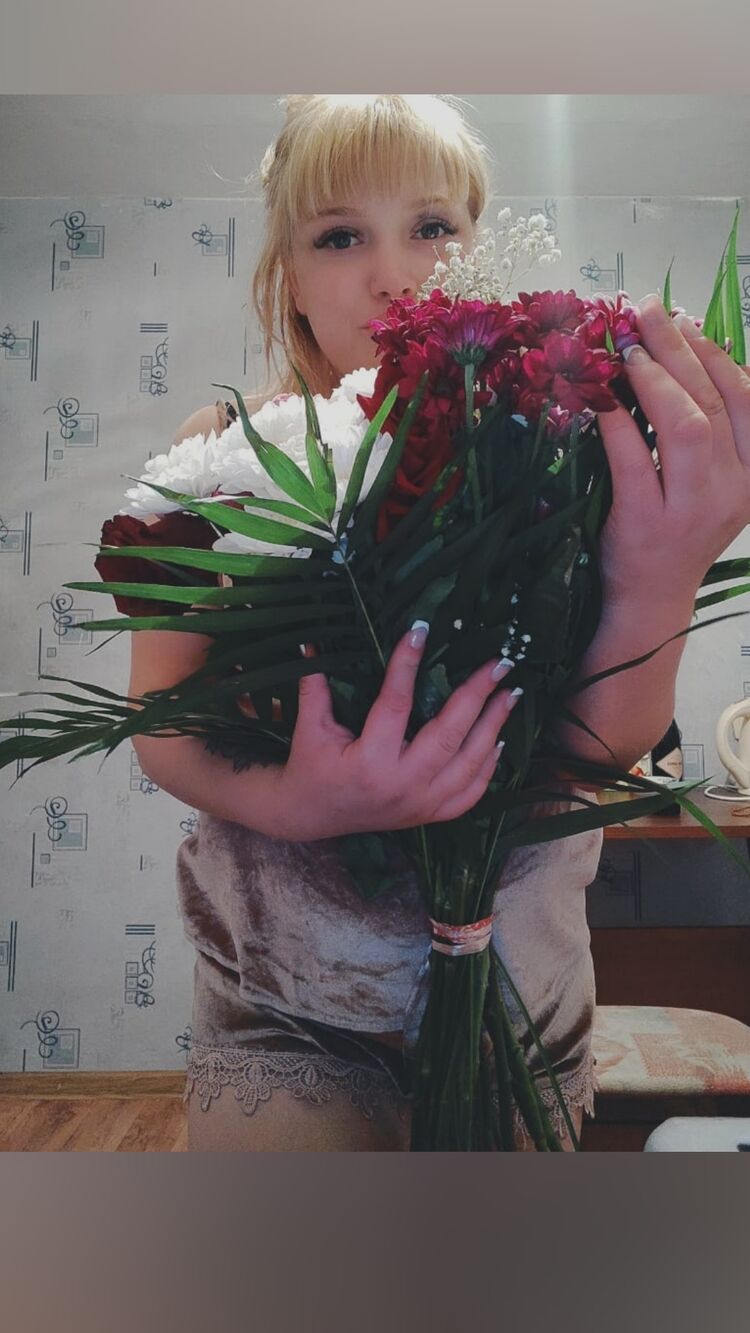  27498581  Ekaterina, 27 ,    