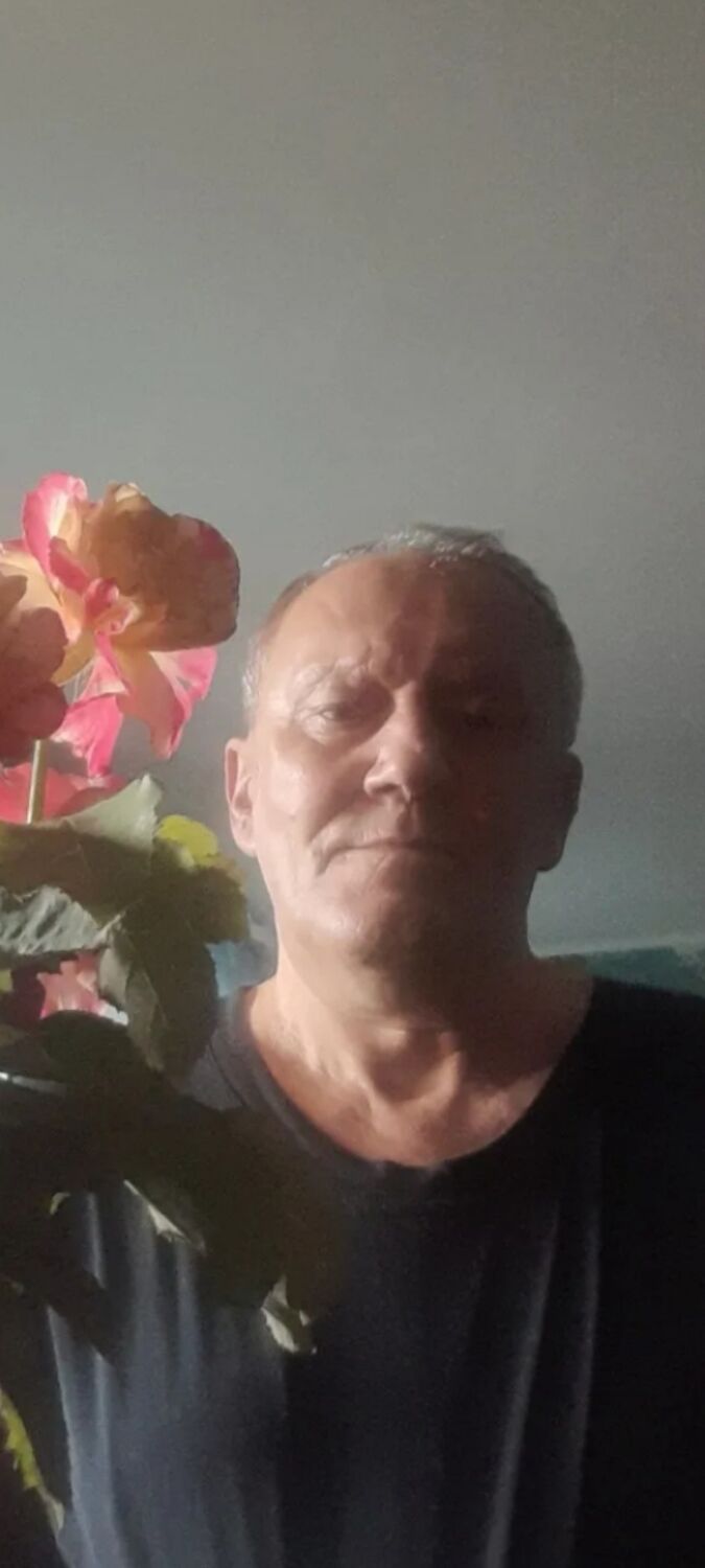  49611951  Dreamer, 56 ,    