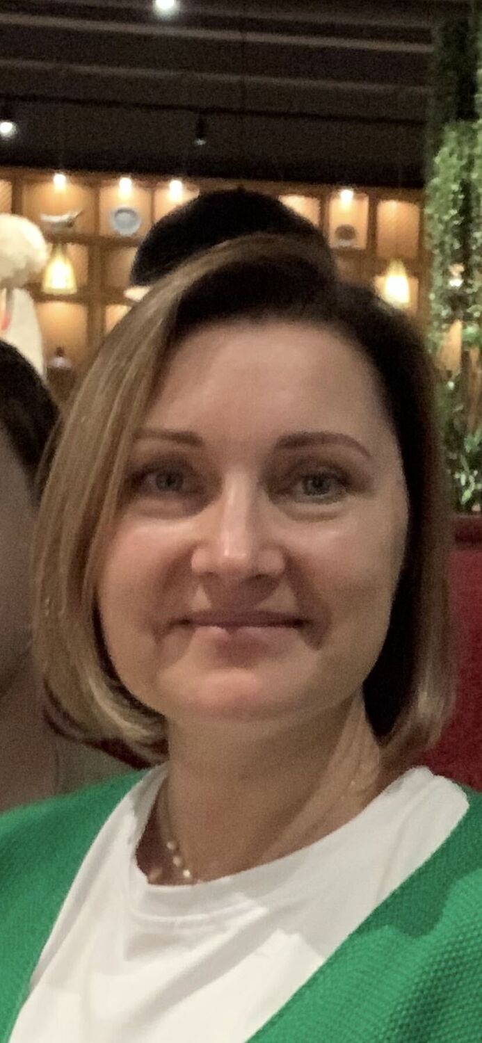  54402501  Olesia, 45 ,    