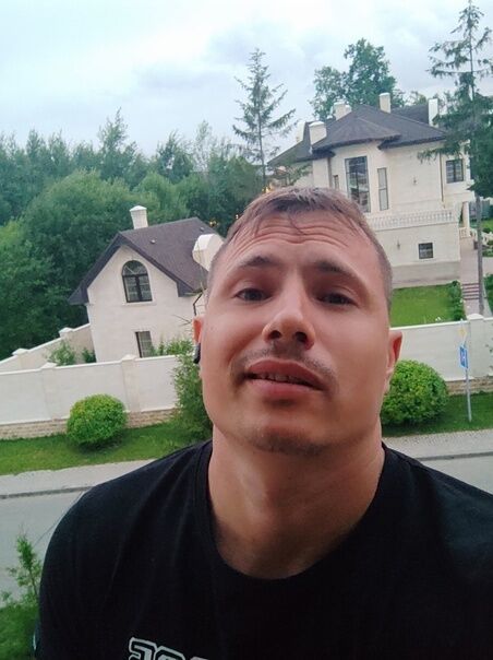  31944131  Oleg, 37 ,    