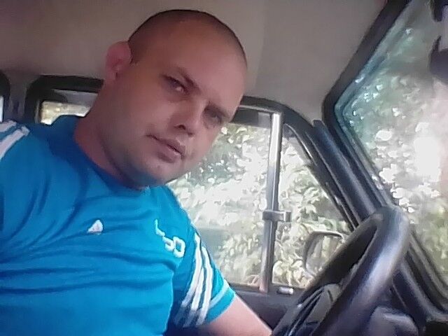  12505191  Alberto, 34 ,    