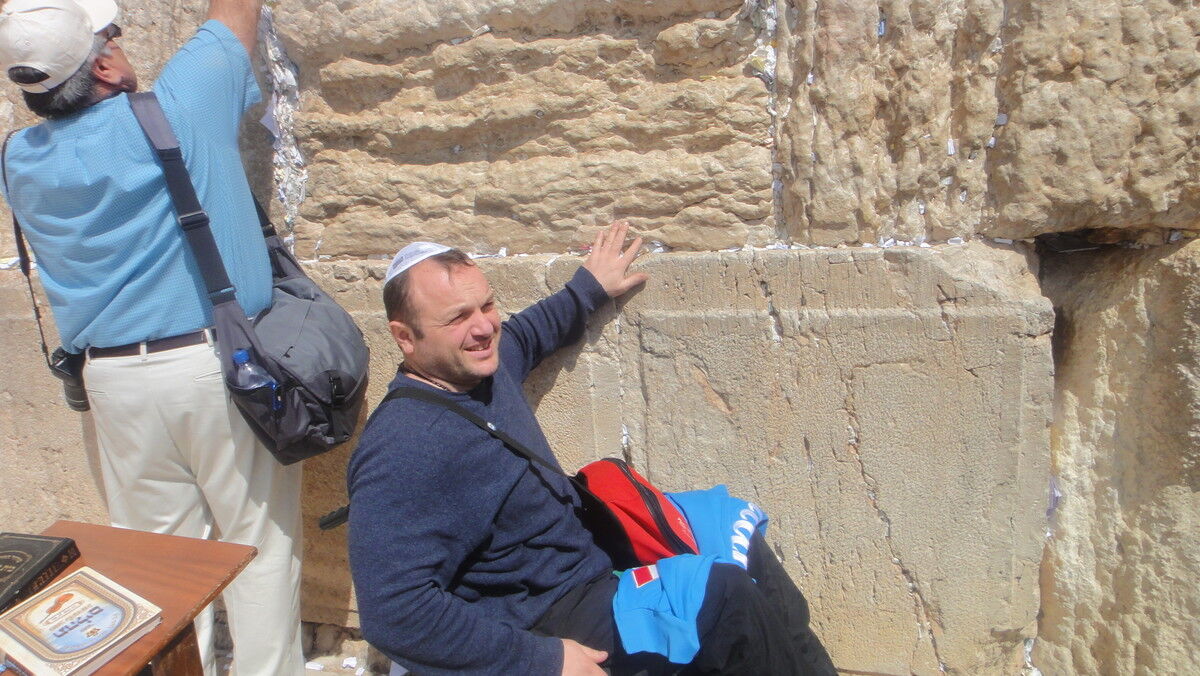  ,   Loma, 39 ,   