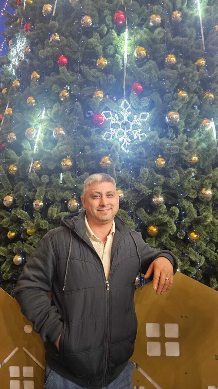  49616921  Aleks, 46 ,    