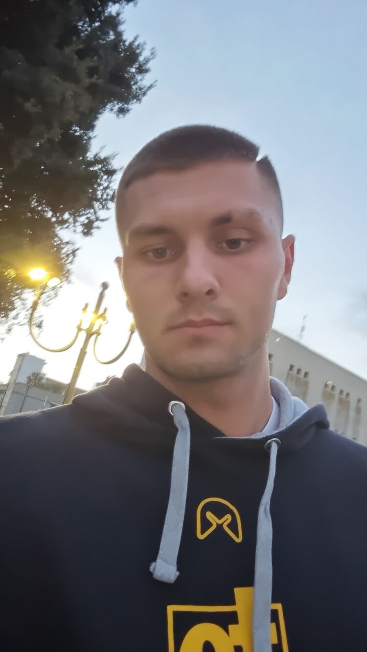  34782131  Alex, 25 ,    Mesagne