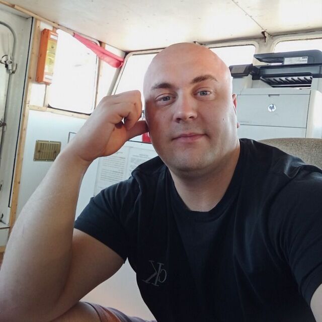  51381671  , 32 ,    -