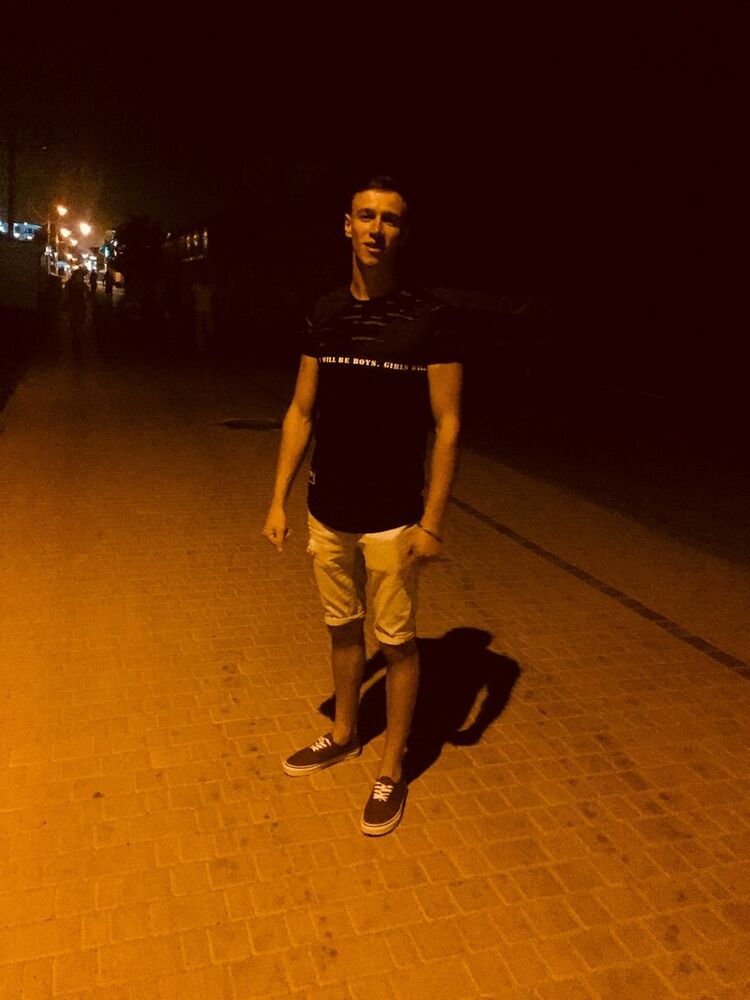  13737681  , 30 ,    
