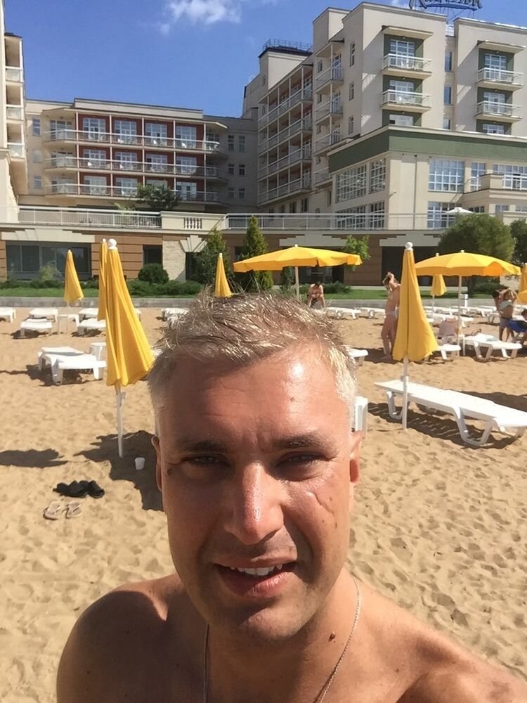  ,   Denis, 40 ,   ,   , c 