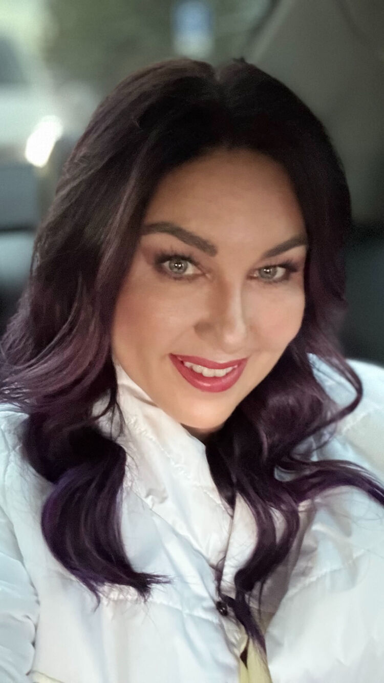  ,   Dana, 49 ,   ,   , c 