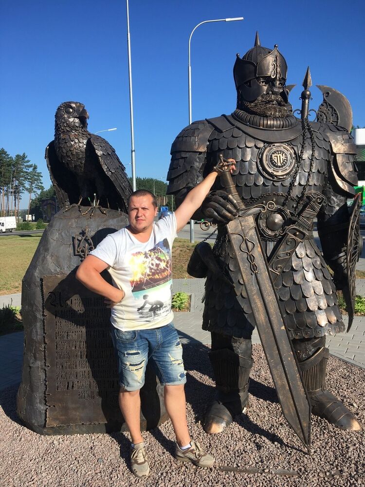  ,   Maksim, 32 ,   ,   , c 